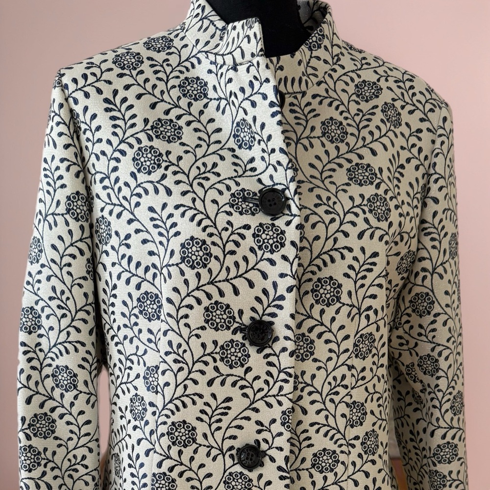 Cinzia Rocca coat with a floral or jacquard-style pattern. Made in Italy